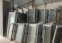 Thu mua vách nhôm kính cũ uy tín – Thanh toán tiền mặt nhanh