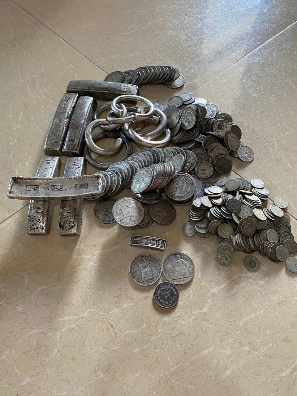 Vì sao nên chọn đơn vị thu mua tiền cổ uy tín