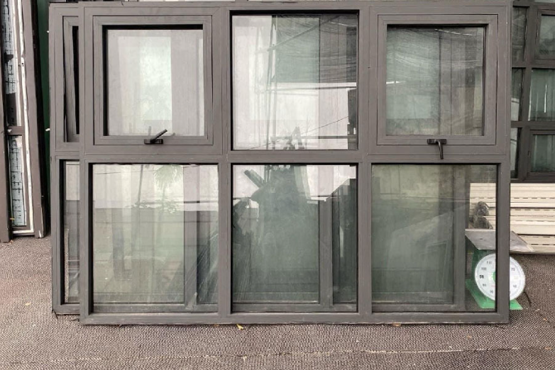 Các yếu tố ảnh hưởng đến giá thu mua vách nhôm kính cũ